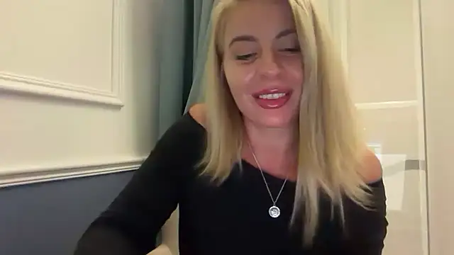 Miravynn online show from December 19, 10:02 pm