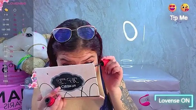 draviana a  online show from March 4, 3:02 am