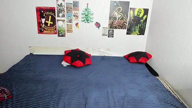 Cattie w  online show from April 7, 1:07 am