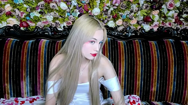 Snapshot of CallMeMargo chatting on October 1, 12:54 pm CallMeMargo online show from October 1, 12:54 pm