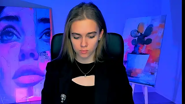 JuneWoods online show from December 3, 6:27 am