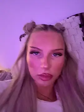 blondeeee online show from June 30, 3:44 pm