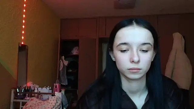 Emilia Light online show from March 4, 8:32 am