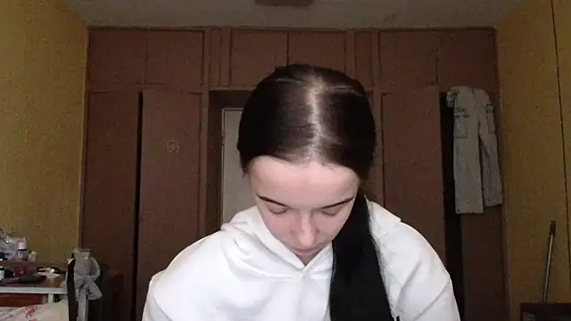 Emilia Light online show from October 21, 7:12 am