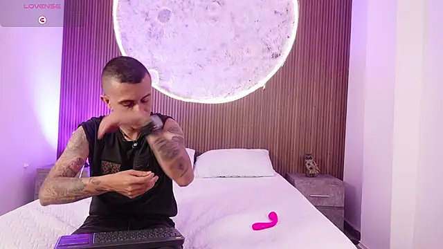 CharlotteAndSimon online show from February 4, 2:31 pm