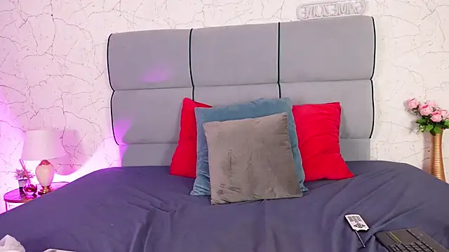 AngieBrookk online show from February 1, 8:46 am