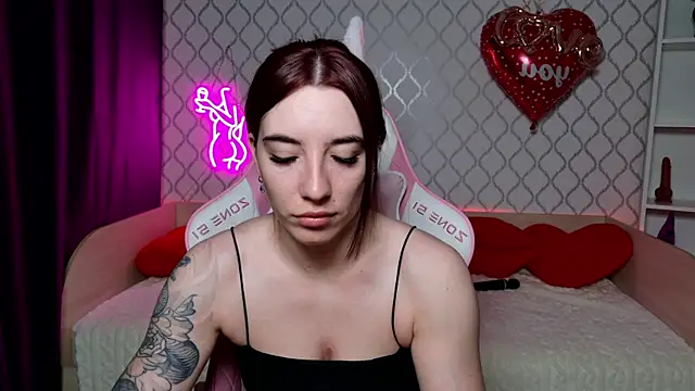 Curious Lily online show from March 18, 12:48 am