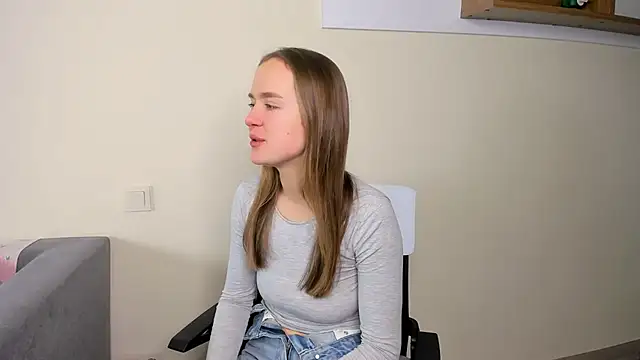 LilMary  online show from February 6, 7:56 am