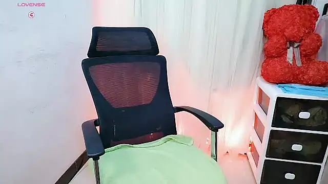 NEWONETO online show from October 3, 1:38 pm