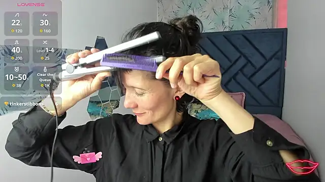 Valery More   online show from February 16, 3:01 pm