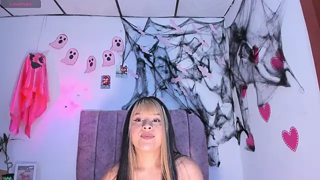 Mila 1wood online show from October 17, 2:31 pm