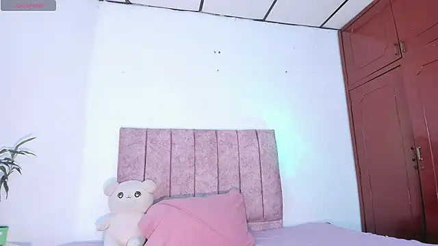 Mila 1wood online show from April 25, 1:36 pm