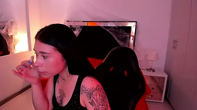 SusanVilla online show from October 21, 7:29 pm