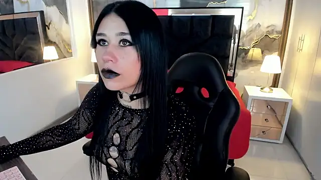 SusanVilla online show from April 9, 7:52 pm