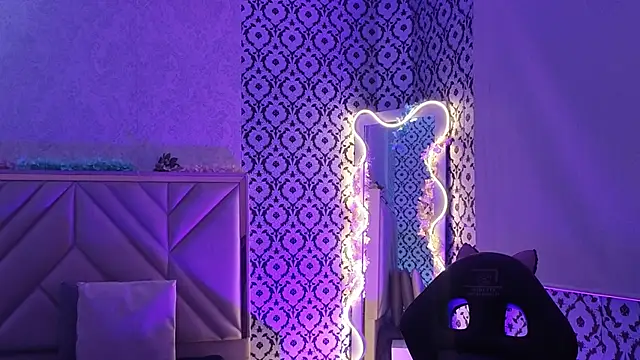 Ixchel tay online show from February 13, 3:30 am