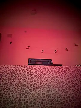 bellacagyal online show from January 6, 7:45 am