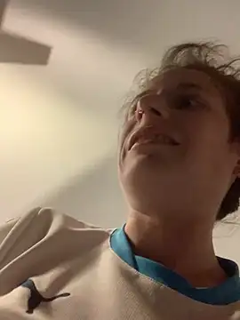 GoldenPussy1329 online show from April 17, 11:18 pm