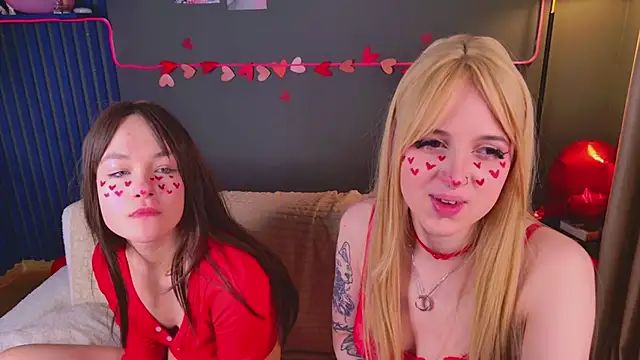 luna son online show from February 14, 9:50 pm