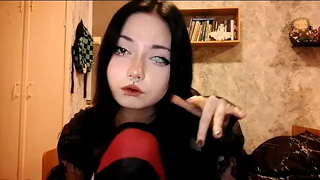 Beeping Creature online show from October 28, 5:52 pm