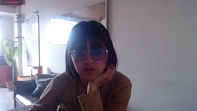 NamiDVelvet online show from October 11, 4:20 pm