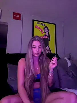 Snapshot of EllieEllxx chatting on October 2, 8:14 pm EllieEllxx online show from October 2, 8:14 pm