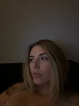 Snapshot of EllieEllxx chatting on October 4, 6:45 pm EllieEllxx online show from October 4, 6:45 pm