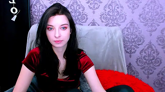 DominantLuna online show from March 11, 9:06 pm