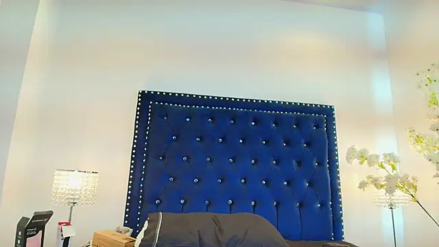 Gabriela milani online show from April 18, 7:58 pm