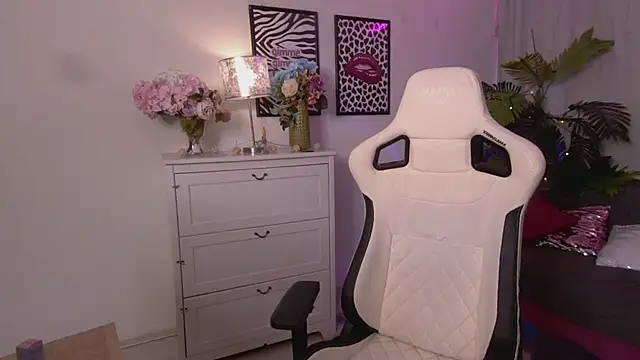 Staymonica online show from January 18, 1:07 pm