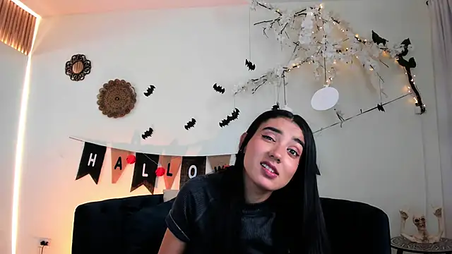 Snapshot of cloe_taylor__ chatting on October 14, 4:26 am cloe taylor online show from October 14, 4:26 am