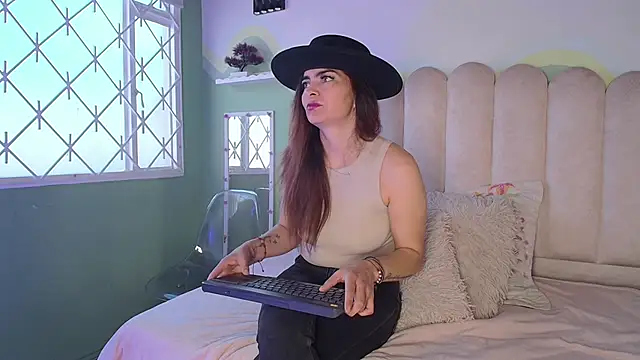 BiancaLuxx  online show from March 1, 12:49 pm