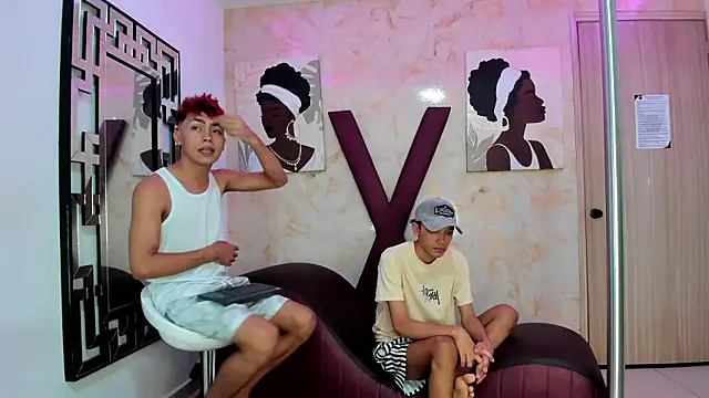 VERY HOT GUYS online show from February 10, 1:25 pm