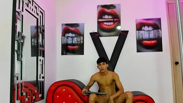 VERY HOT GUYS online show from October 19, 1:51 am