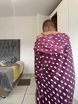 MissBubbles04 online show from October 18, 5:10 am