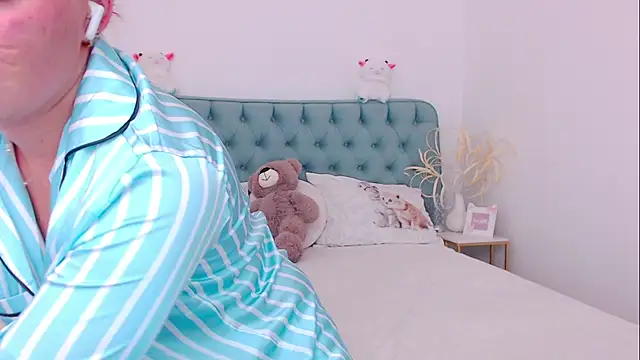 Naughty kittyy1 online show from October 8, 11:47 am