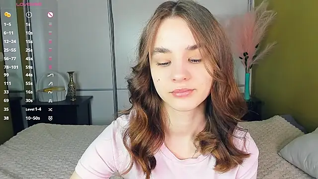 JinnyMcie online show from April 1, 10:05 am