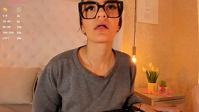 abriana quintana online show from October 20, 12:30 pm