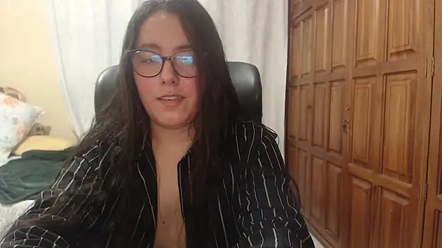 Venus cat  online show from April 5, 4:11 am