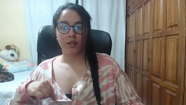 Venus cat  online show from April 14, 2:44 am