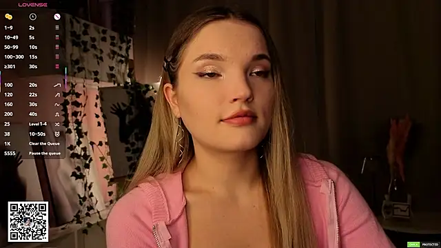 JulieLupo online show from February 13, 6:26 am