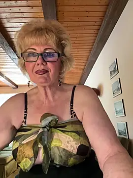 BoloshkaBlonda online show from April 19, 10:26 am