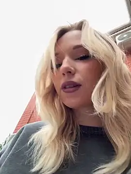 RollDolls online show from November 10, 7:03 am