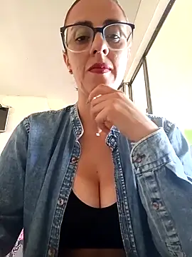 Jade 1-9 online show from November 17, 6:19 pm