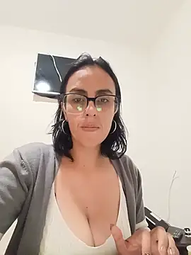 Jade 1-9 online show from June 2, 10:33 pm