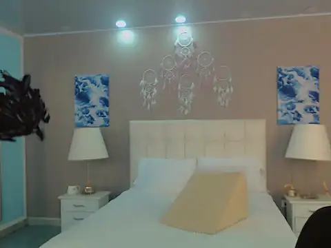 Luna LaFontaine online show from October 31, 12:20 pm