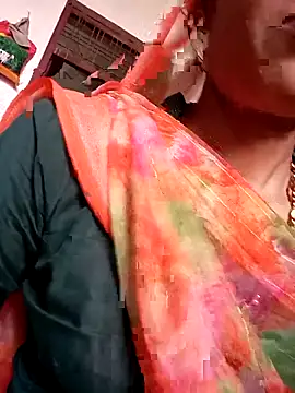 Snapshot of Mona7070 chatting on October 8, 10:08 am Mona7070 online show from October 8, 10:08 am