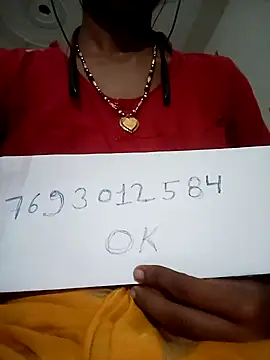 Snapshot of Mona7070 chatting on October 17, 3:37 pm Mona7070 online show from October 17, 3:37 pm