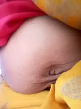 Snapshot of Mona7070 chatting on October 7, 7:57 am Mona7070 online show from October 7, 7:57 am