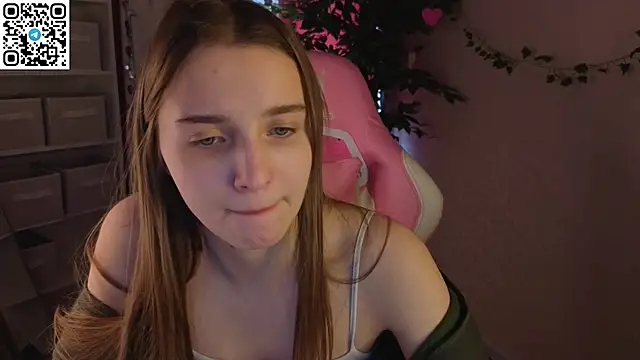 L1na Reeds online show from March 6, 7:36 am