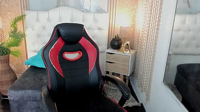 AriaVega online show from April 16, 1:00 pm